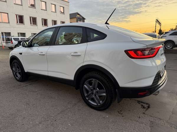 Renault Arkana миниатюра 1