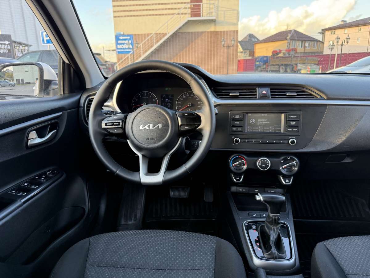 Kia Rio — фото 1